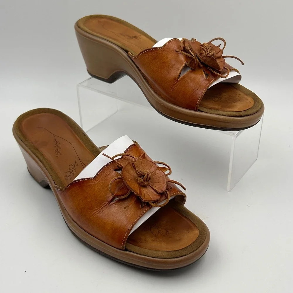 Dansko Wedge Slide Sandals Womens 39 8.5 Brown Leather Floral Boho Comfort Shoes